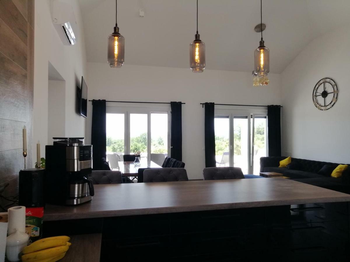 Villa Orao Kaštel Novi Eksteriør billede