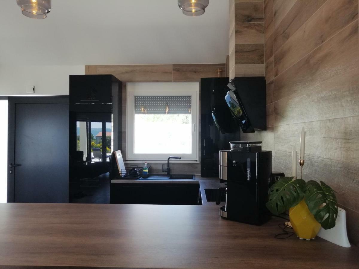 Villa Orao Kaštel Novi Eksteriør billede