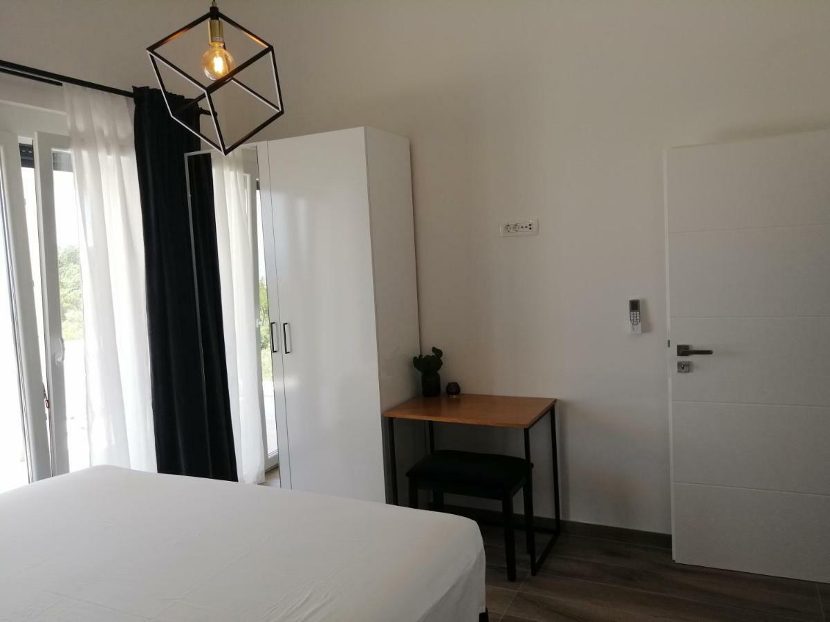 Villa Orao Kaštel Novi Eksteriør billede