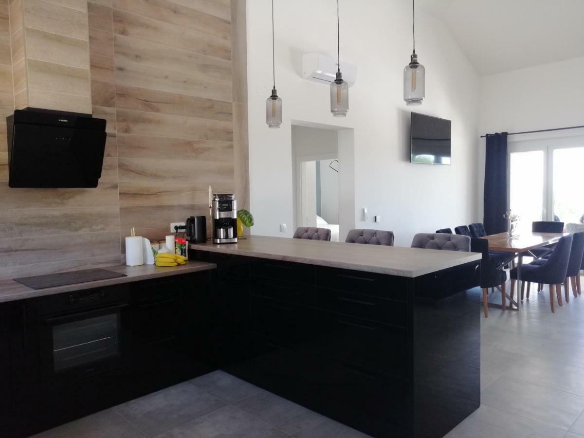 Villa Orao Kaštel Novi Eksteriør billede