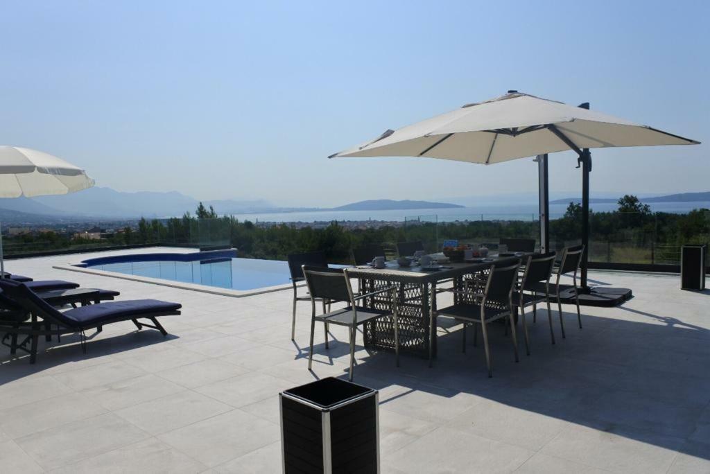 Villa Orao Kaštel Novi Eksteriør billede