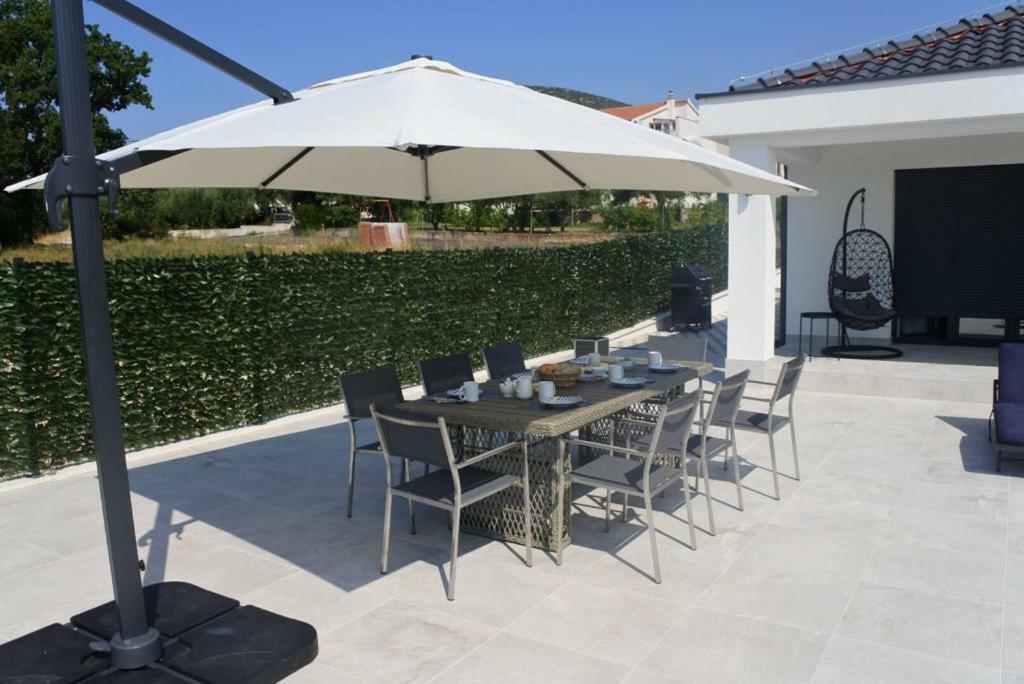 Villa Orao Kaštel Novi Eksteriør billede