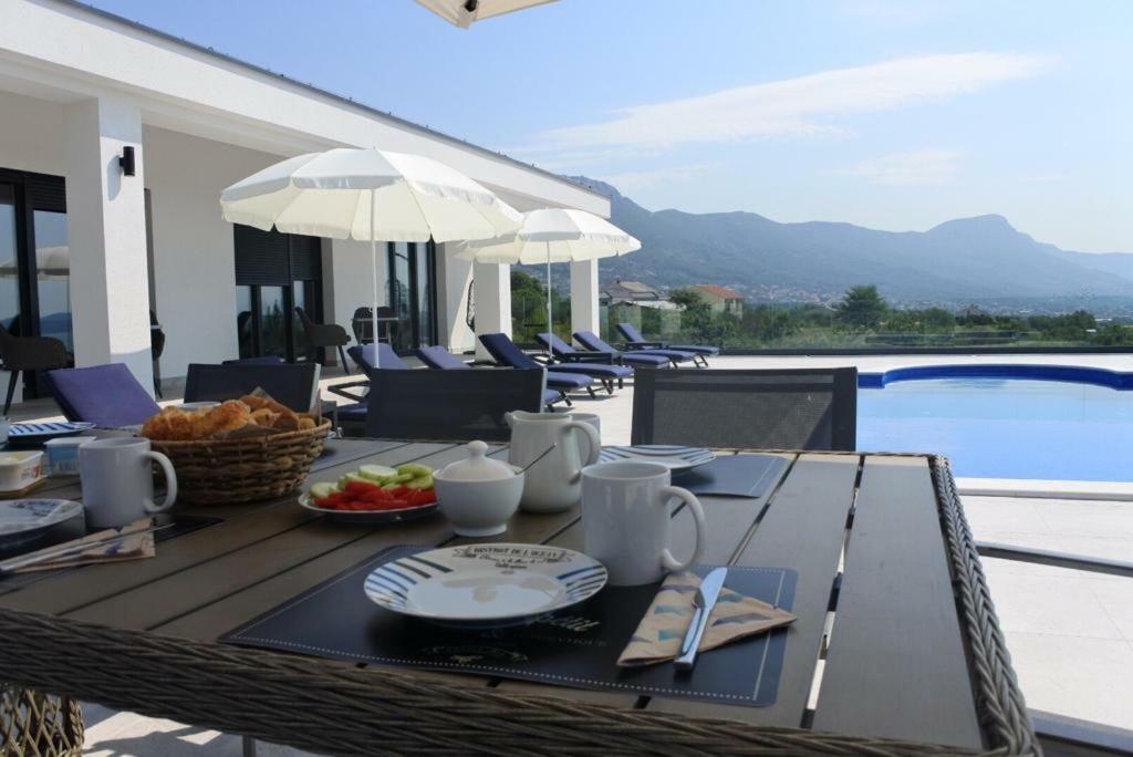 Villa Orao Kaštel Novi Eksteriør billede