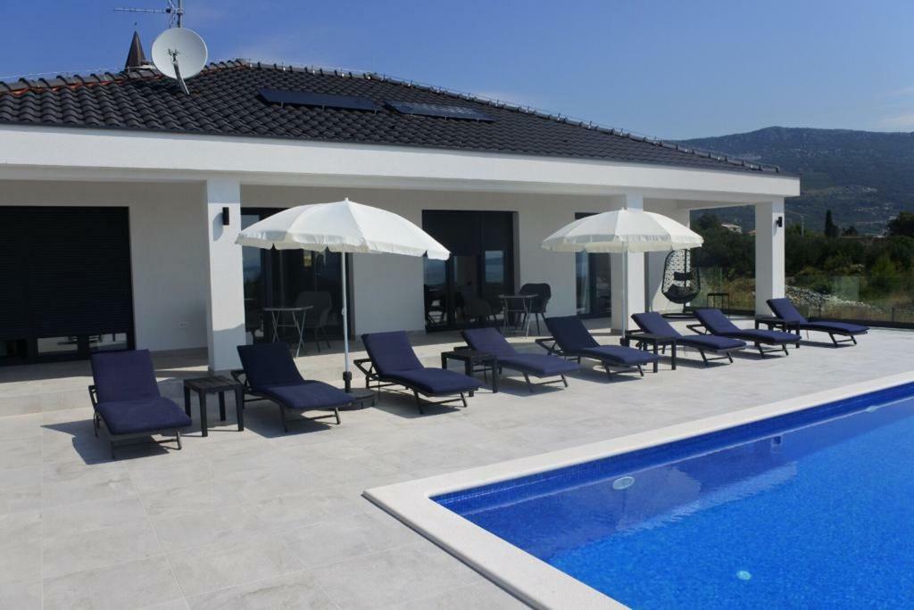 Villa Orao Kaštel Novi Eksteriør billede