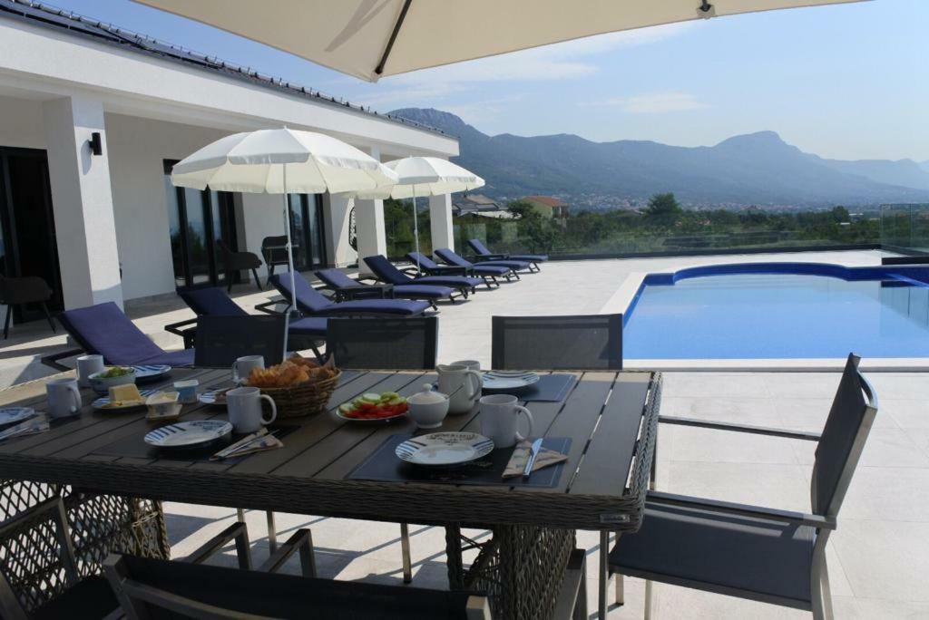 Villa Orao Kaštel Novi Eksteriør billede