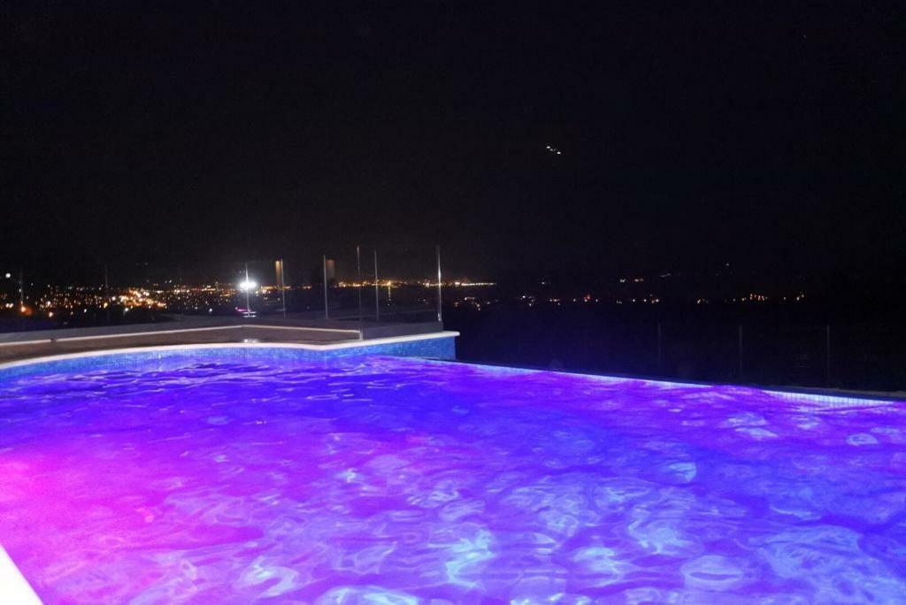 Villa Orao Kaštel Novi Eksteriør billede